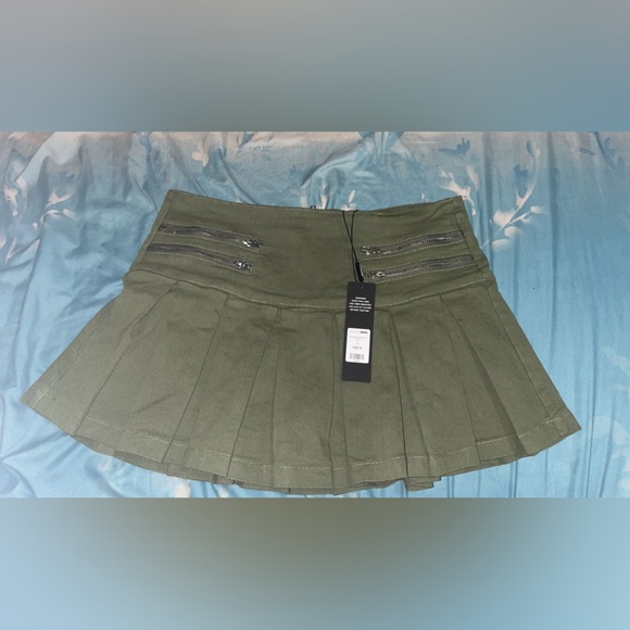 Janessa Pleated Mini Skort/Skirt - Olive - Fashion Nova - Picture 2 of 5